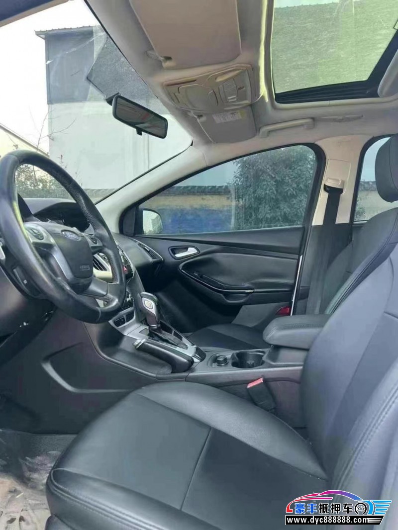 14年福特福克斯轿车抵押车出售