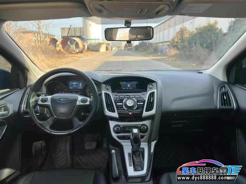 14年福特福克斯轿车抵押车出售