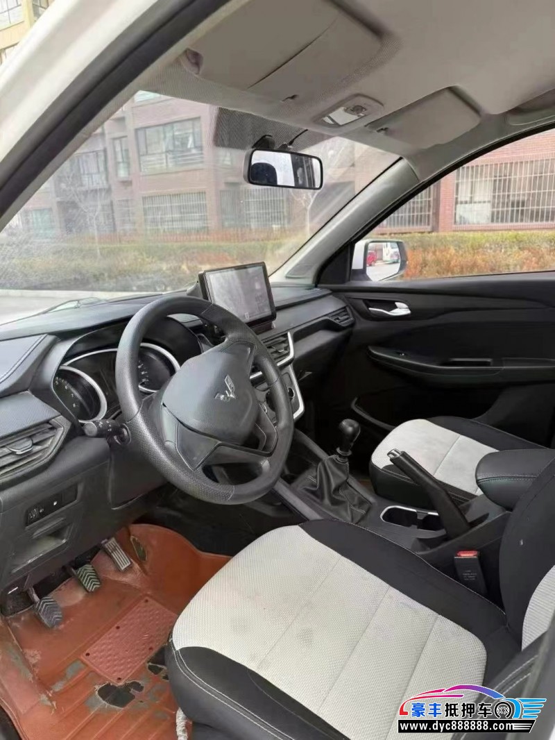 21年五菱五菱宏光S轿车抵押车出售