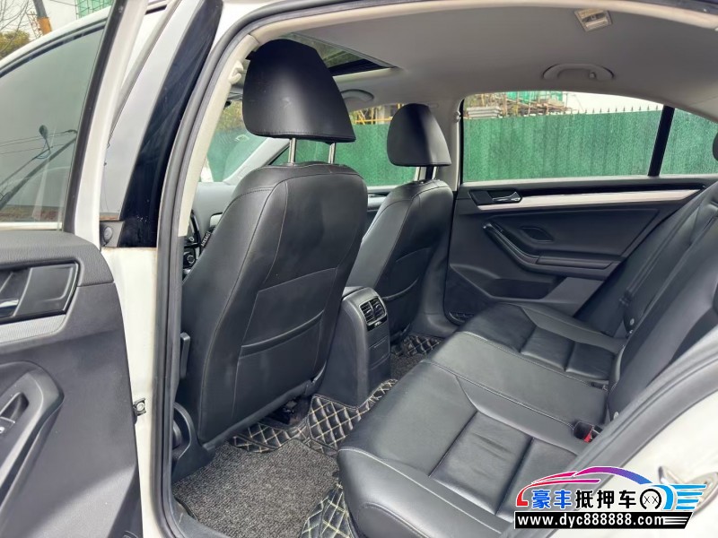 18年大众速腾轿车抵押车出售