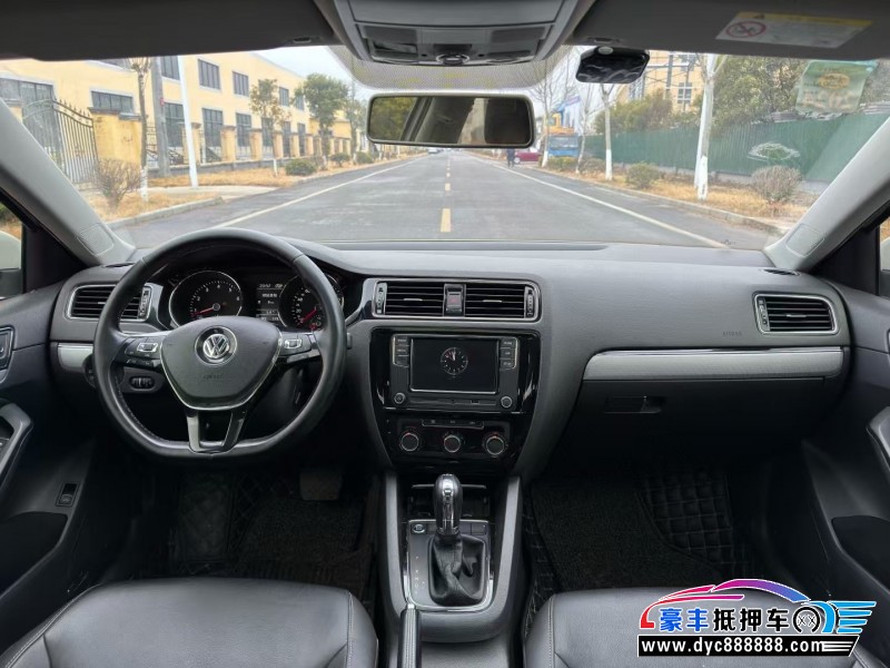 18年大众速腾轿车抵押车出售