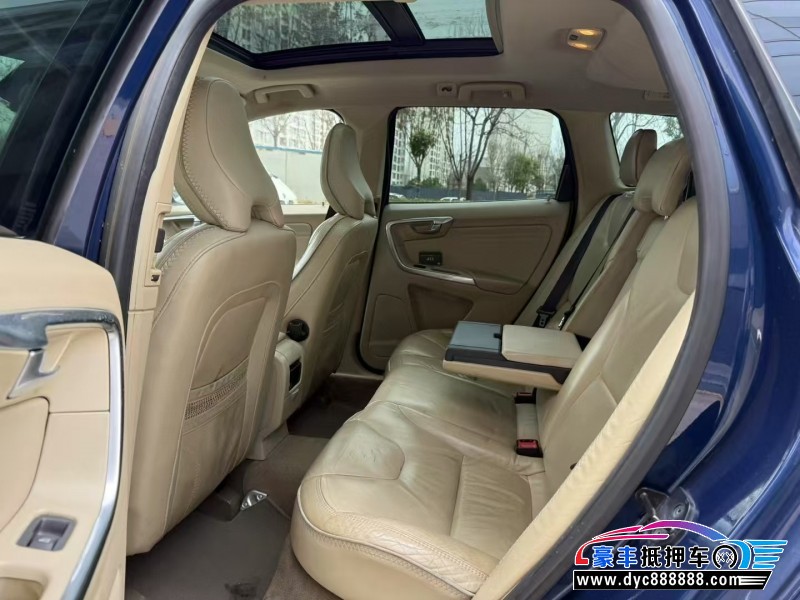 13年沃尔沃XC60轿车抵押车出售