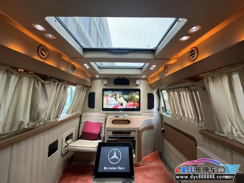 13年奔驰威霆轿车抵押车出售