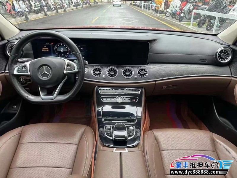 17年奔驰E轿车抵押车出售