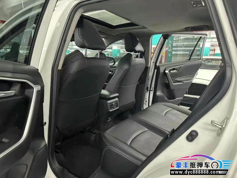 21年丰田威兰达轿车抵押车出售