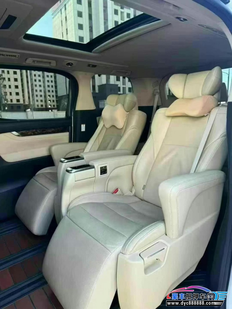 19年丰田埃尔法轿车抵押车出售