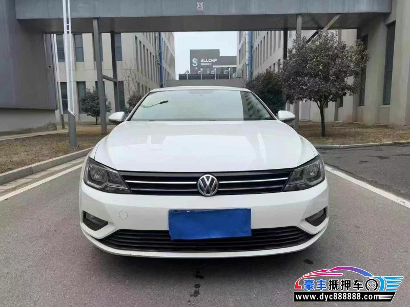 15年大众凌渡轿车抵押车出售