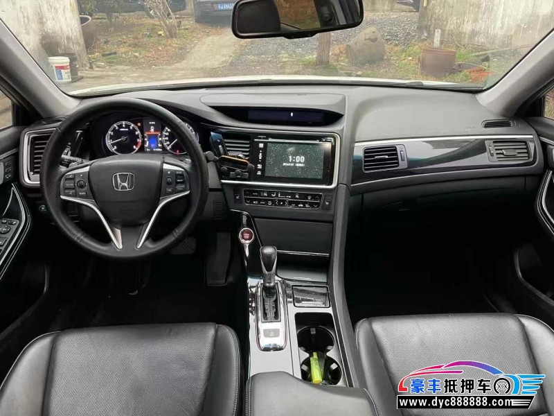 17年本田思铂睿轿车抵押车出售