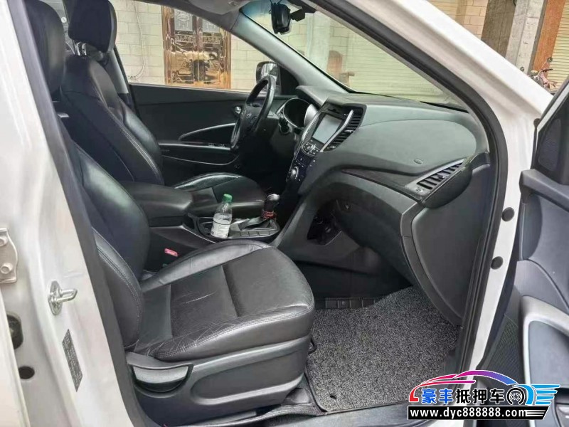 16年现代新胜达轿车抵押车出售