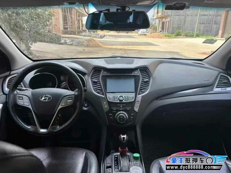 16年现代新胜达轿车抵押车出售