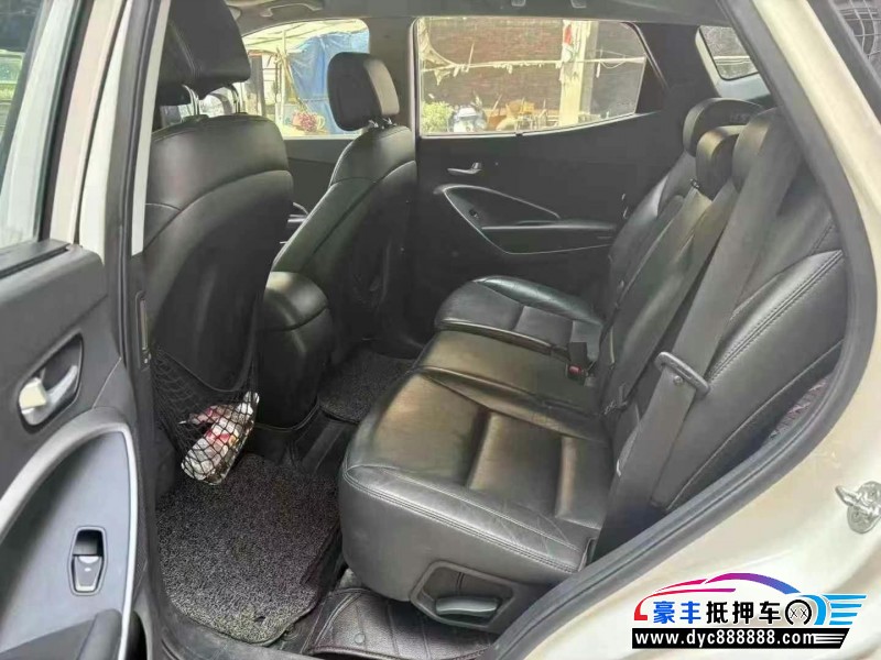 16年现代新胜达轿车抵押车出售