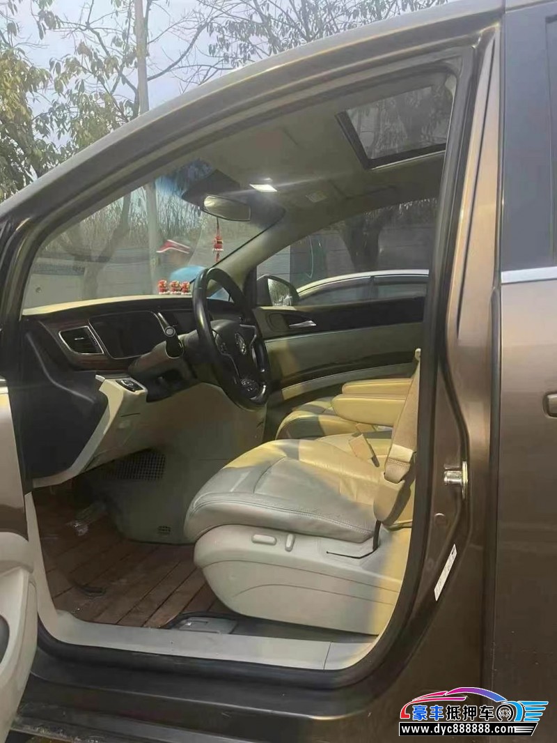 16年别克GL8轿车抵押车出售