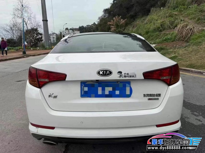 12年起亚K5轿车抵押车出售