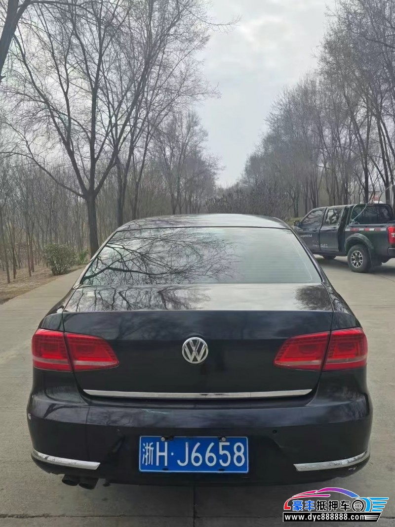 13年大众迈腾轿车抵押车出售