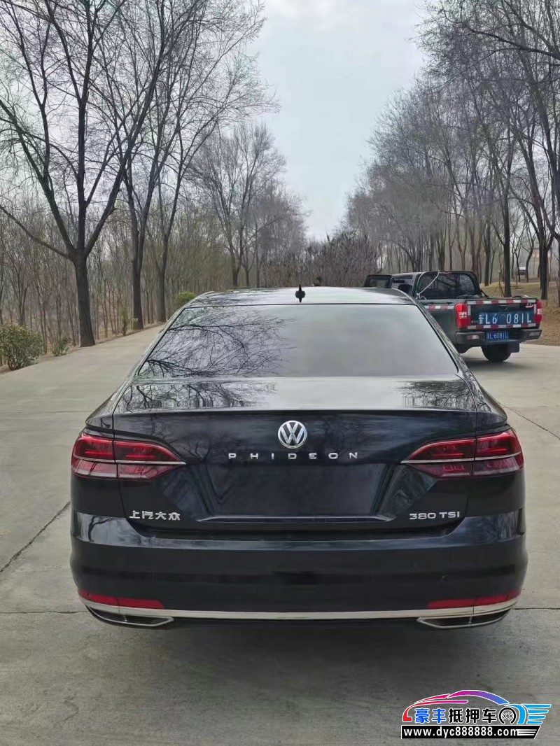 18年大众辉昂轿车抵押车出售