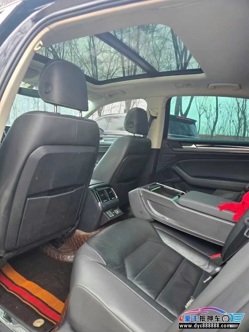 18年大众辉昂轿车抵押车出售