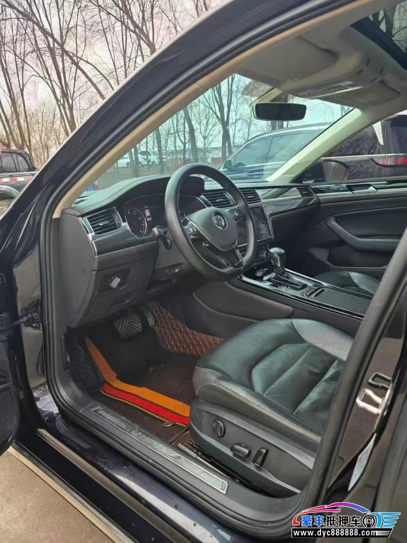 18年大众辉昂轿车抵押车出售