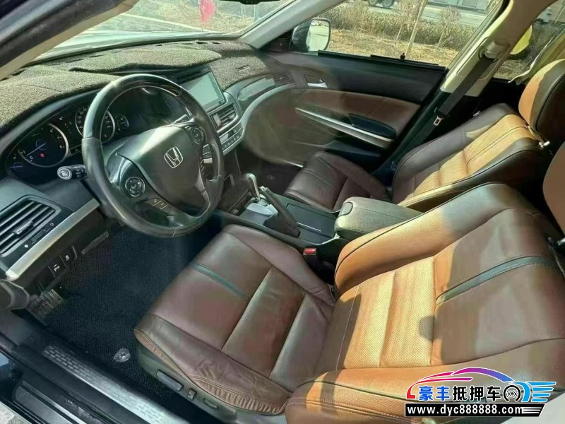 15年本田歌诗图轿车抵押车出售