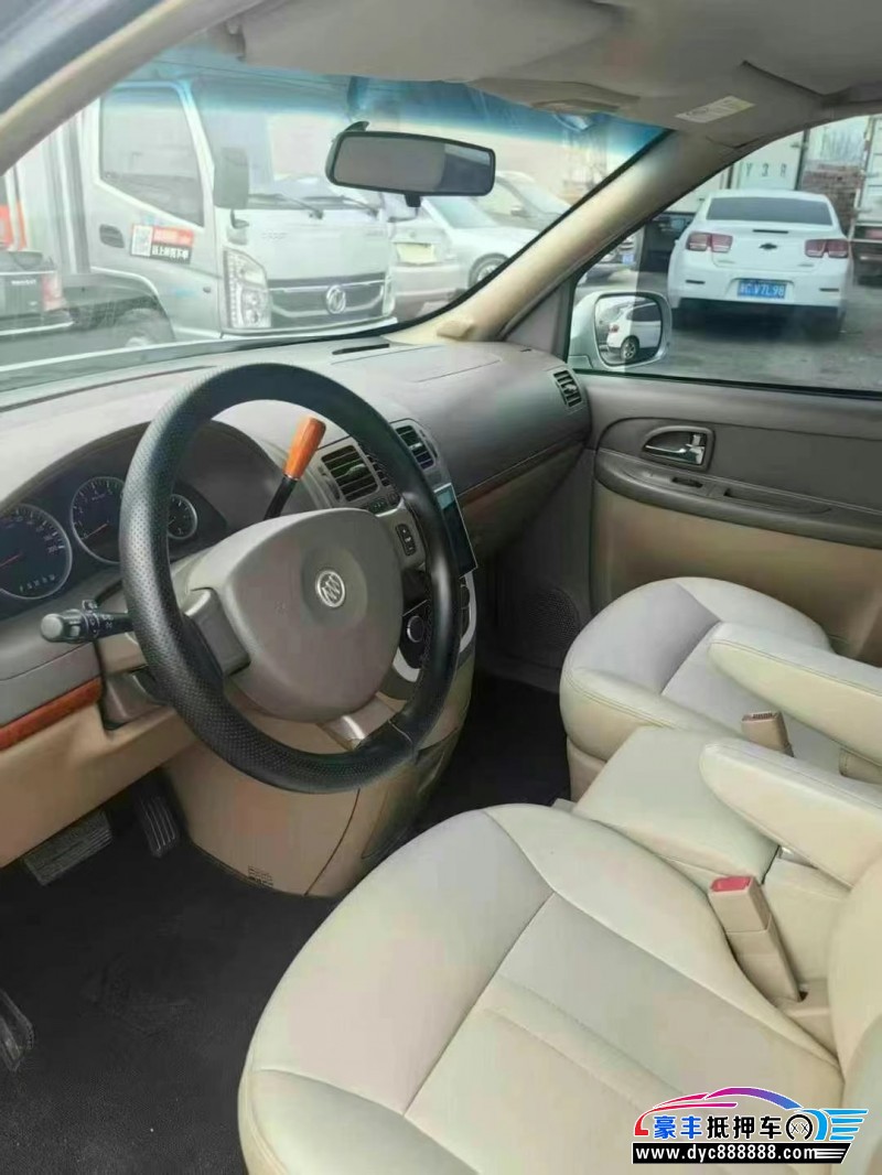 14年别克GL8轿车抵押车出售