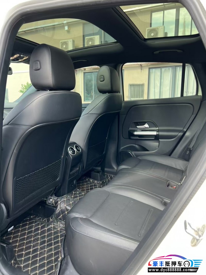 23年奔驰GLA轿车抵押车出售