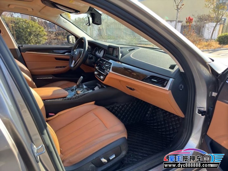 18年宝马5系轿车抵押车出售