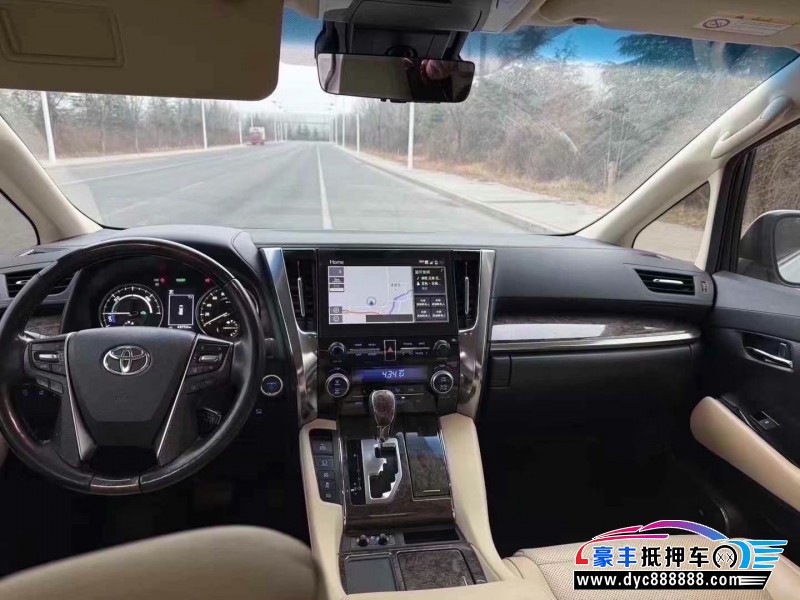 20年丰田威尔法轿车抵押车出售