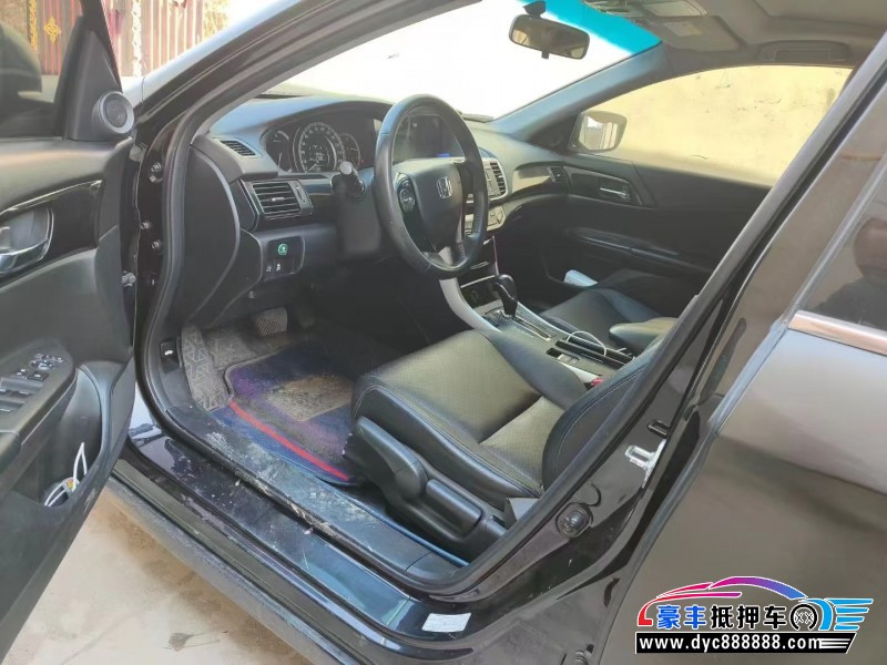 17年本田雅阁轿车抵押车出售