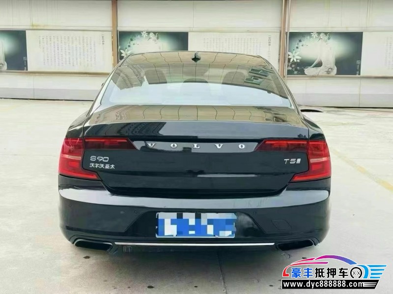 18年沃尔沃S90轿车抵押车出售