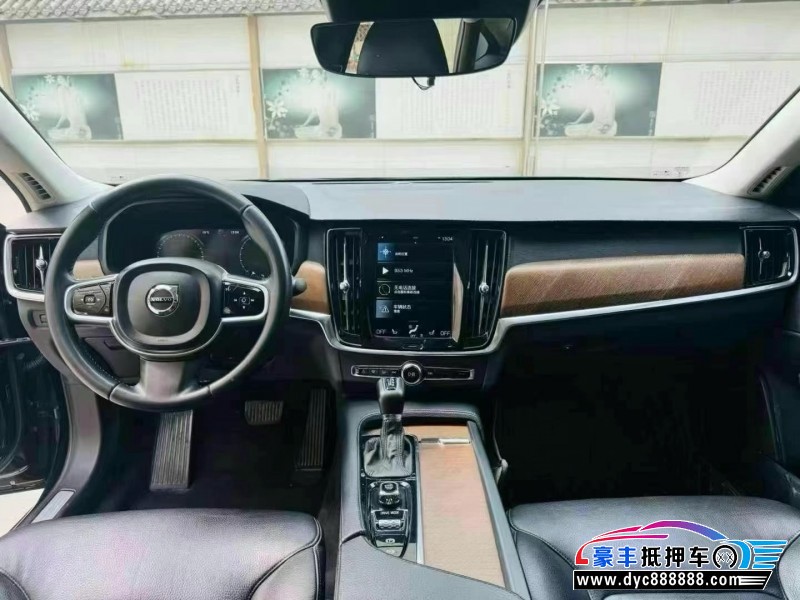 18年沃尔沃S90轿车抵押车出售