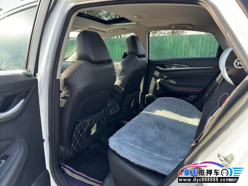 21年长安逸动轿车抵押车出售