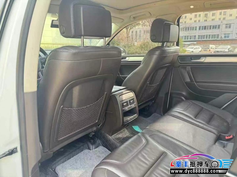 16年大众途锐轿车抵押车出售