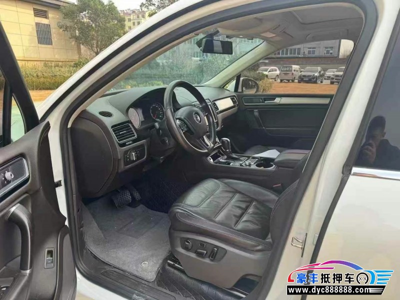 16年大众途锐轿车抵押车出售