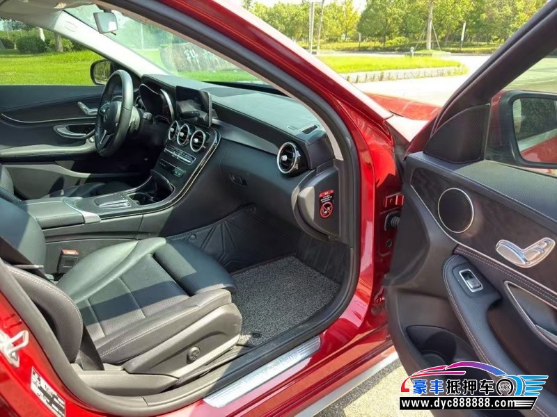 19年奔驰C轿车抵押车出售