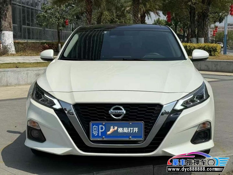 22年日产天籁轿车抵押车出售
