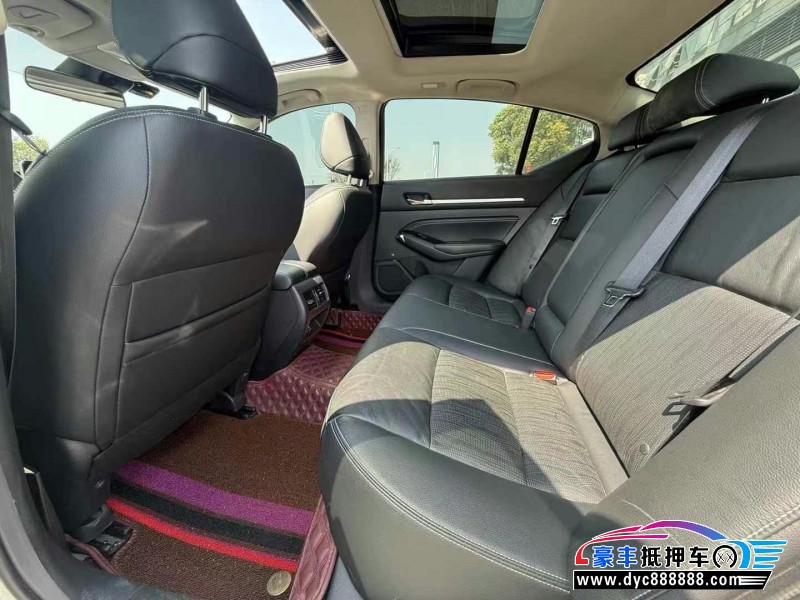 22年日产天籁轿车抵押车出售