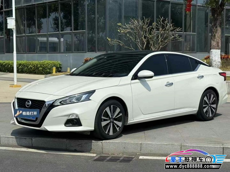 22年日产天籁轿车抵押车出售