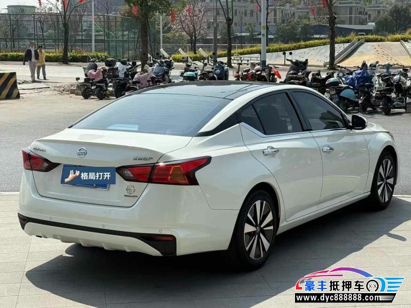 22年日产天籁轿车抵押车出售
