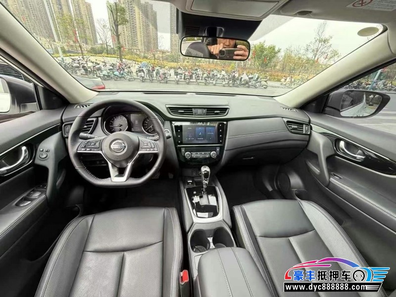 25年日产奇骏轿车抵押车出售