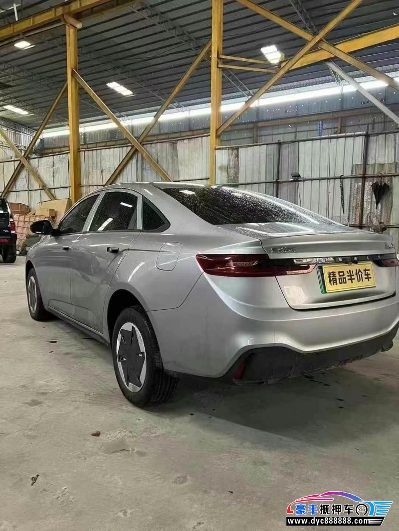 24年吉利几何轿车抵押车出售