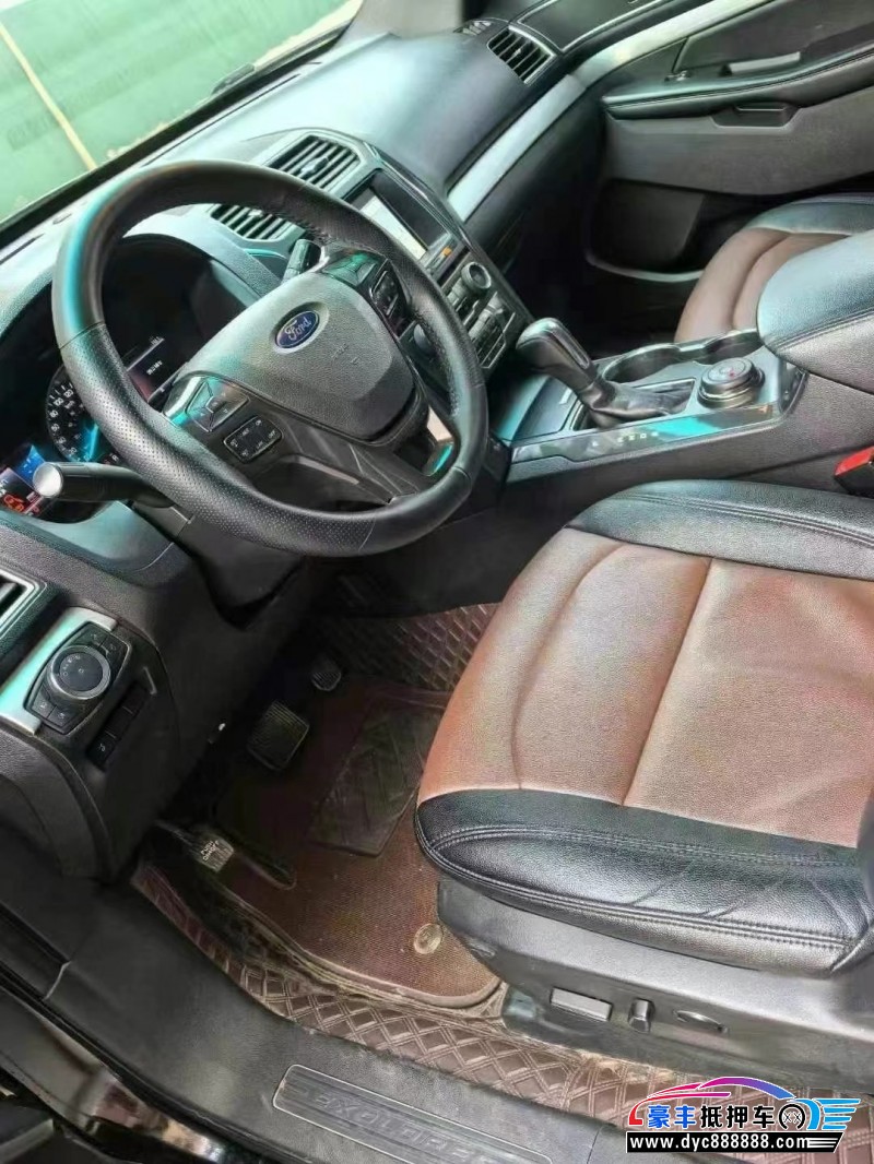 16年福特探险者轿车抵押车出售