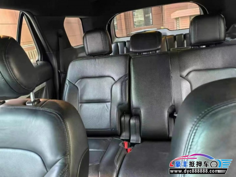 16年福特探险者轿车抵押车出售