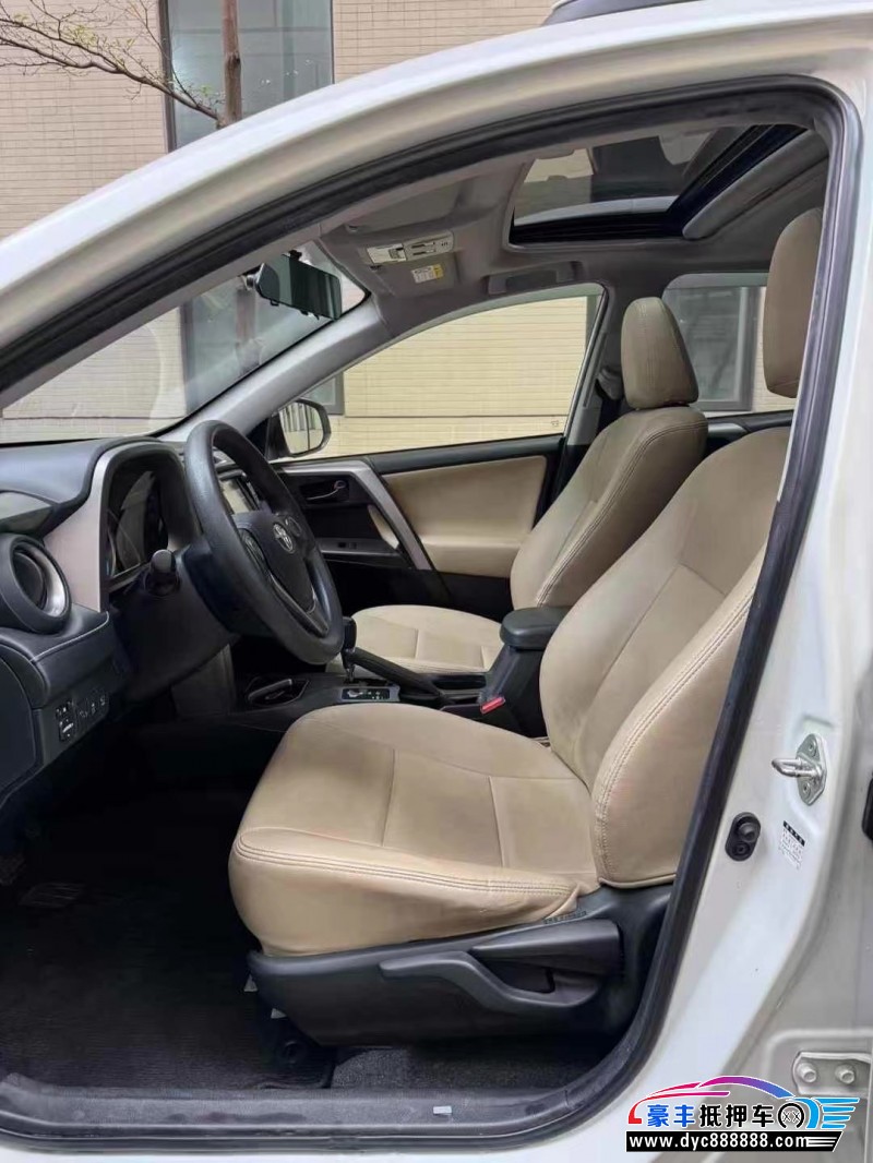 19年丰田RAV4轿车抵押车出售