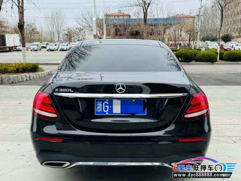 20年奔驰E轿车抵押车出售