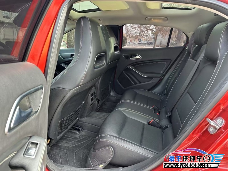 18年奔驰GLA轿车抵押车出售