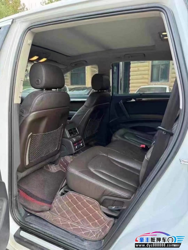 15年奥迪Q7轿车抵押车出售