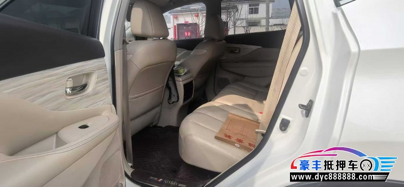 16年日产楼兰轿车抵押车出售