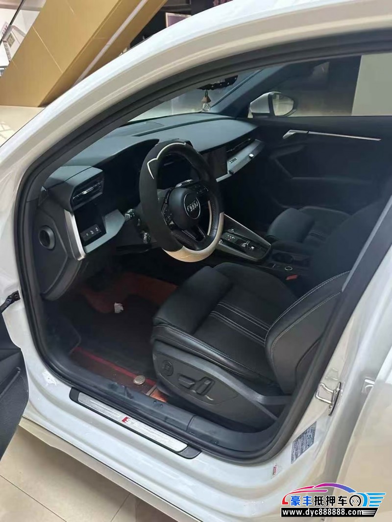 23年奥迪A3轿车抵押车出售