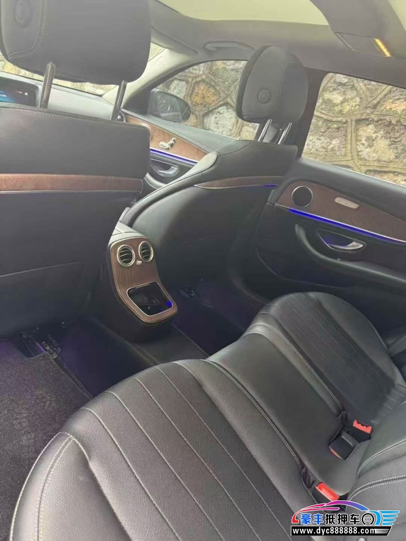 22年奔驰E轿车抵押车出售