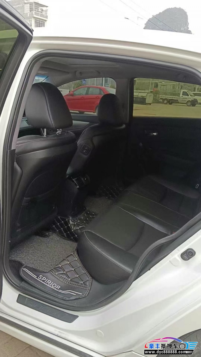 17年本田思铂睿轿车抵押车出售