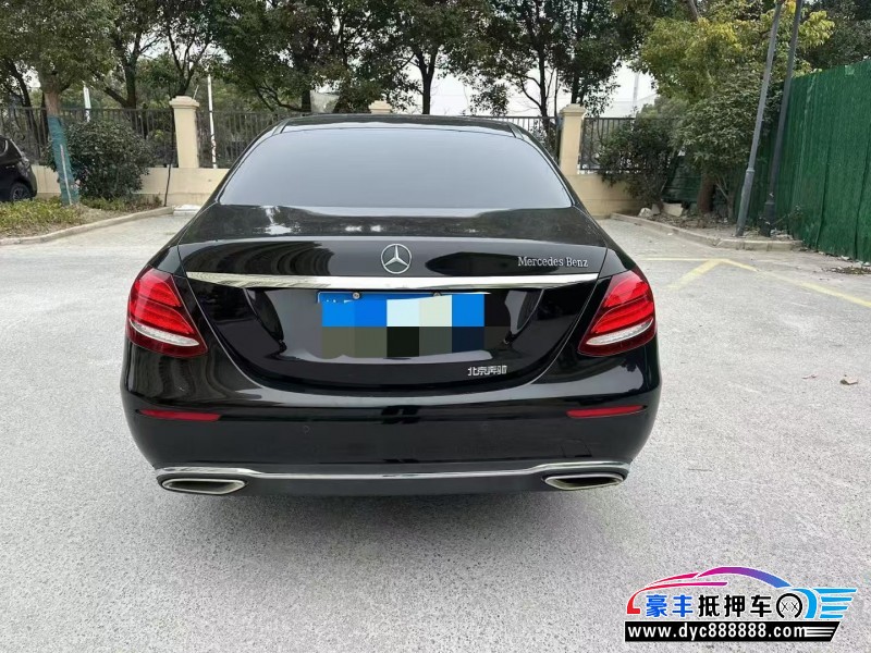 14年奔驰E轿车抵押车出售